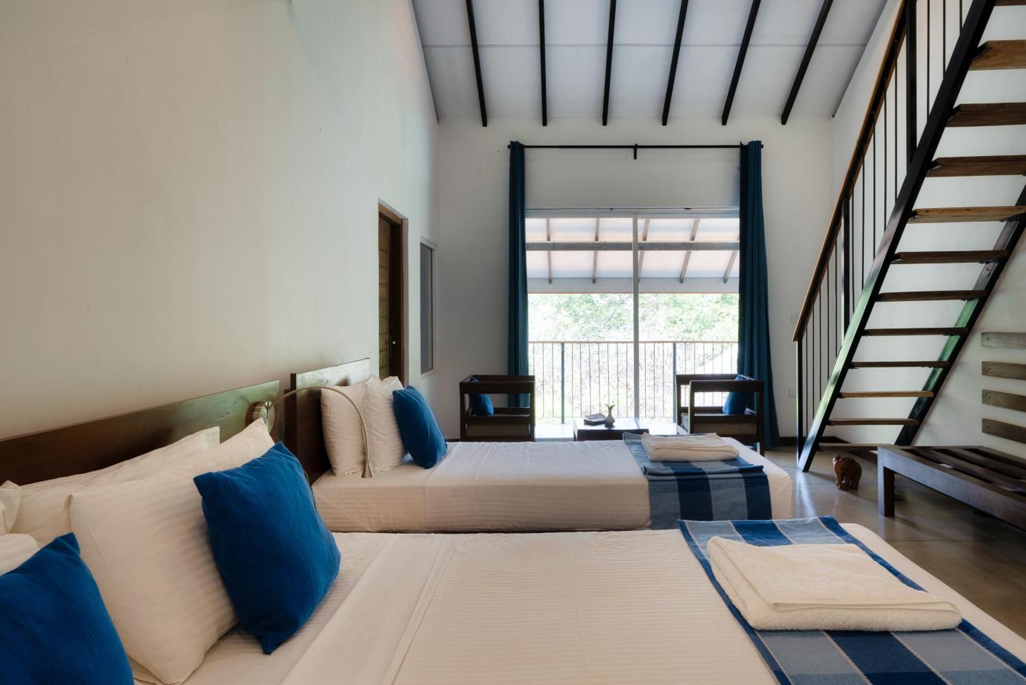 Lario Resort Σιγκιρίγια Εξωτερικό φωτογραφία